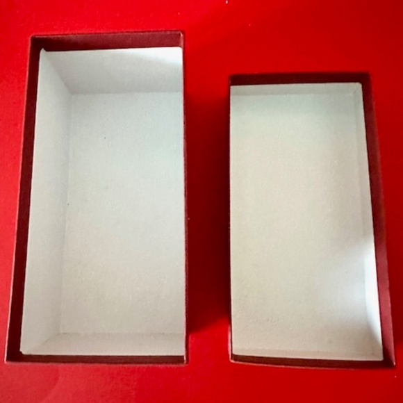 Designer Salvatore Ferragamo Box - Picture 3 of 8